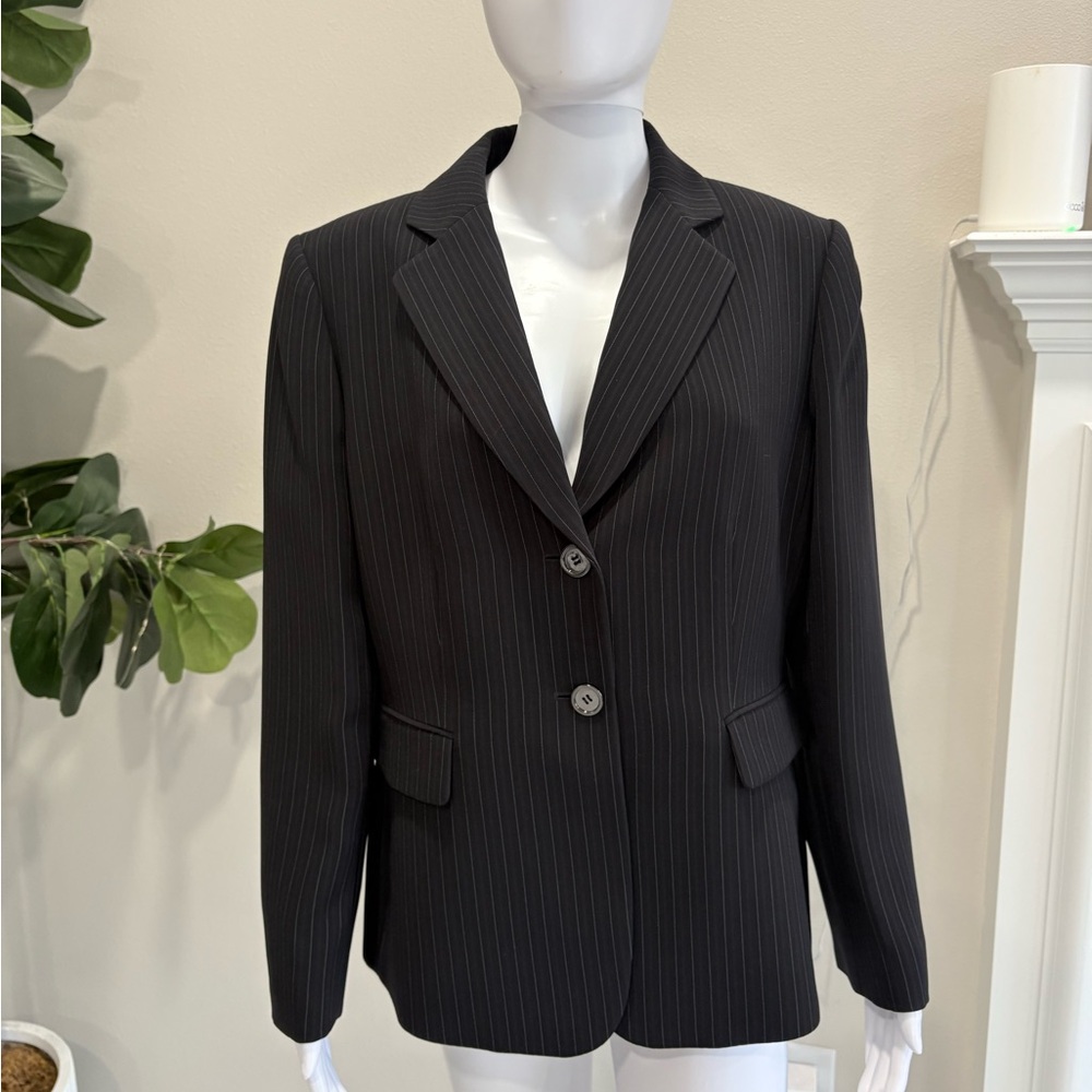 Tahari Arthur S Levine Pinstripe Blazer Womens Petite Size 14, 2 Button Jacket - Picture 12 of 12